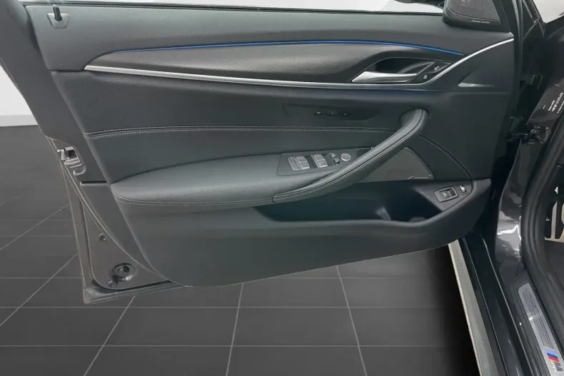 BMW 530 din 2022 cu 21.388 km - oferta BMW109854 - foto 10