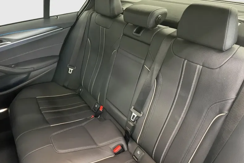 BMW 530 din 2022 cu 21.388 km - oferta BMW109854 - foto 12