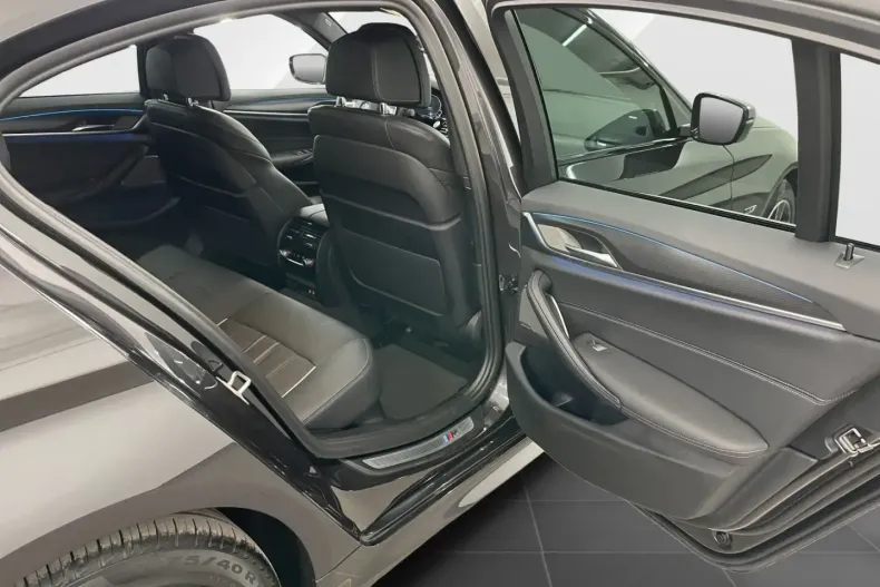 BMW 530 din 2022 cu 21.388 km - oferta BMW109854 - foto 13