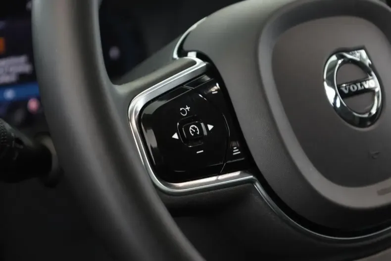 Volvo XC60 din 2023 cu 35.600 km - oferta VOL109872 - foto 14