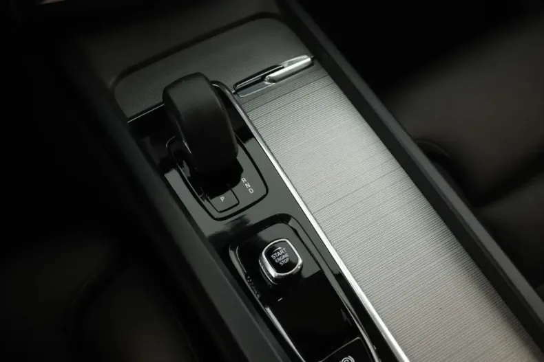 Volvo XC60 din 2023 cu 35.600 km - oferta VOL109872 - foto 15