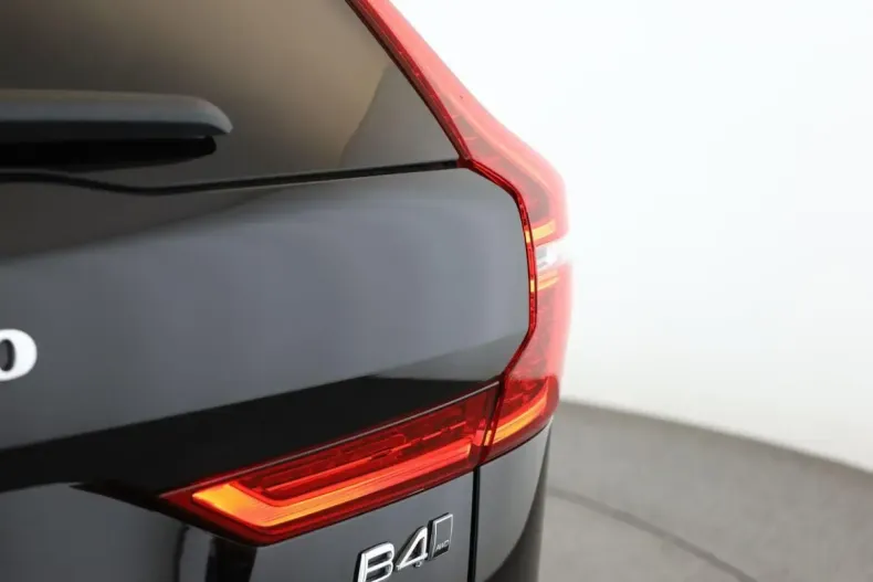 Volvo XC60 din 2023 cu 35.600 km - oferta VOL109872 - foto 20