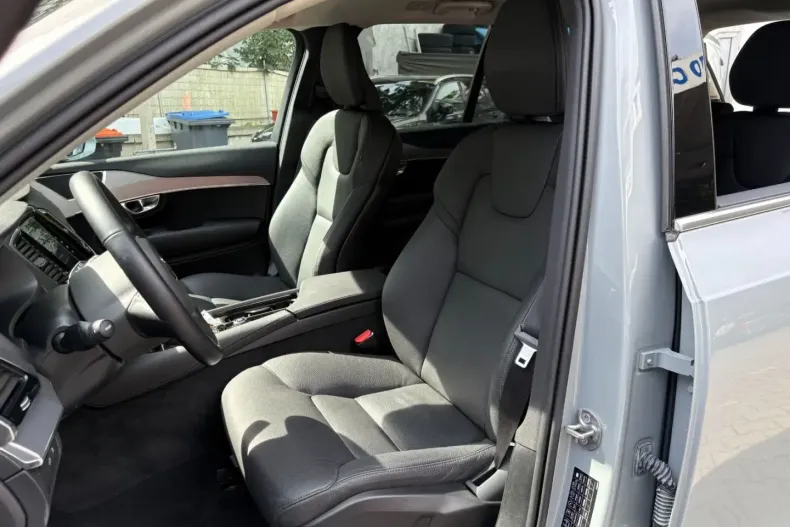 Volvo XC90 din 2024 cu 21.633 km - oferta VOL109875 - foto 6