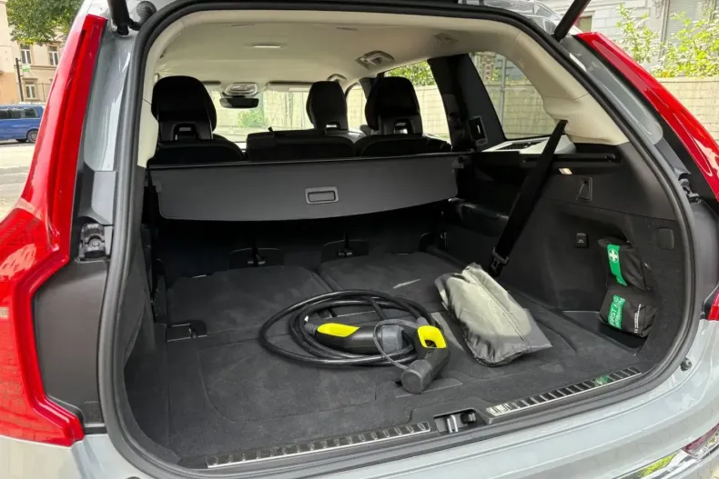 Volvo XC90 din 2024 cu 21.633 km - oferta VOL109875 - foto 8