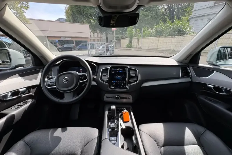 Volvo XC90 din 2024 cu 21.633 km - oferta VOL109875 - foto 11