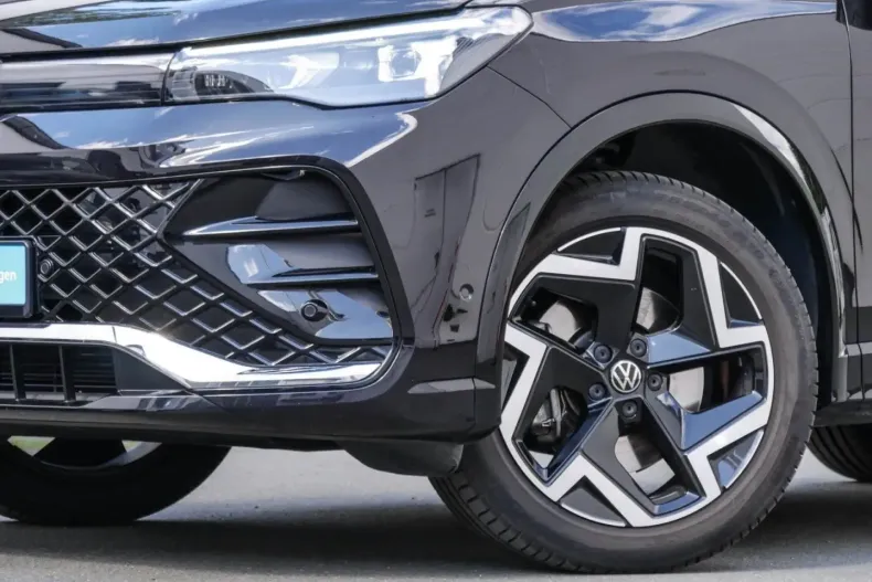 Volkswagen Tiguan din 2024 cu 20.515 km - oferta VOL109878 - foto 5