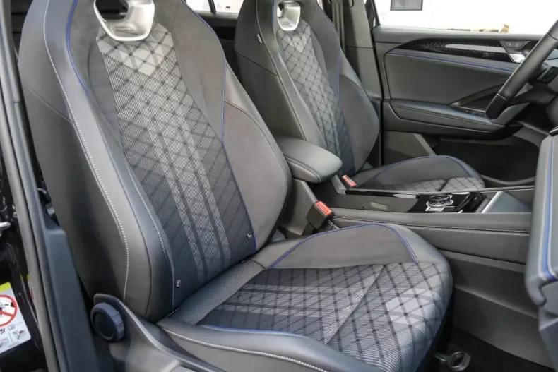 Volkswagen Tiguan din 2024 cu 20.515 km - oferta VOL109878 - foto 6