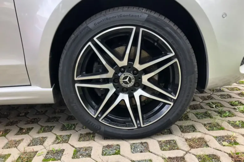 Mercedes-Benz V 300 din 2020 cu 80.000 km - oferta MER109889 - foto 5