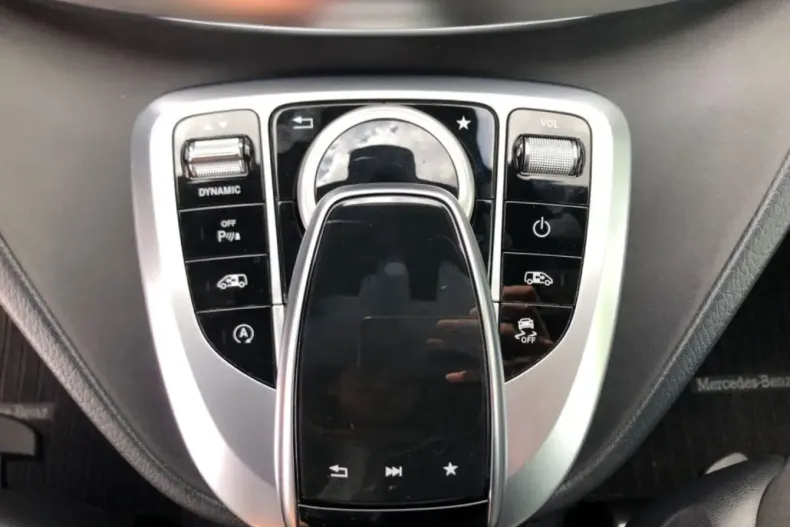 Mercedes-Benz V 300 din 2020 cu 80.000 km - oferta MER109889 - foto 12