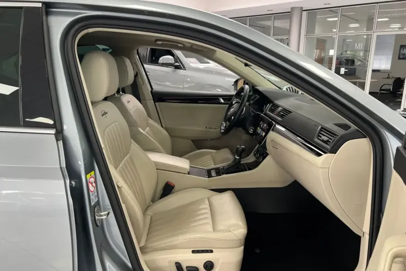 Skoda Superb din 2021 cu 90.924 km - oferta SKO109890 - foto 24