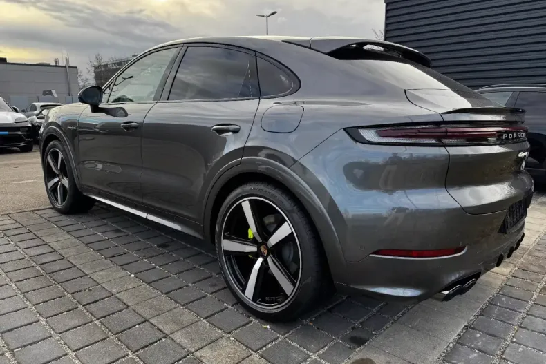 Porsche Cayenne din 2025 cu 3.900 km - oferta POR109893 - foto 3