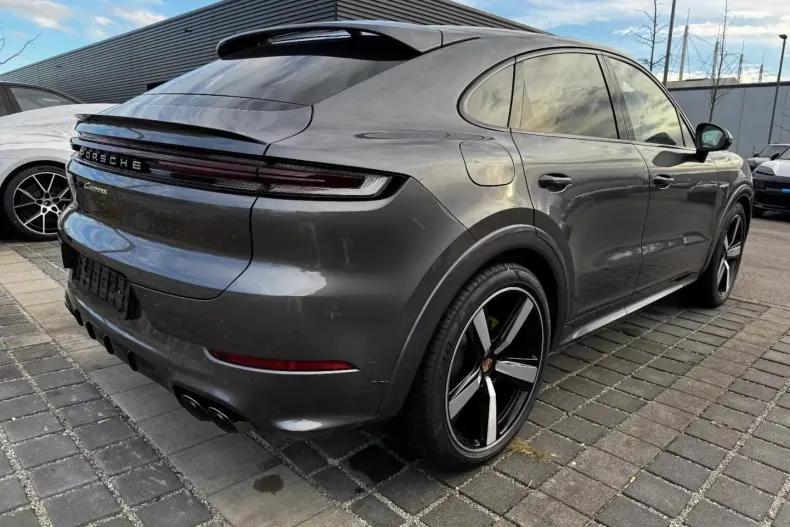 Porsche Cayenne din 2025 cu 3.900 km - oferta POR109893 - foto 8