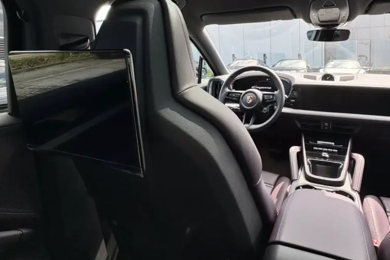 Porsche Cayenne din 2025 cu 3.900 km - oferta POR109893 - foto 10