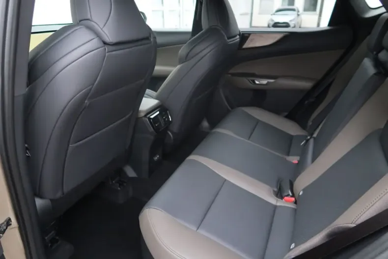 Lexus NX 350h din 2024 cu 17.000 km - oferta LEX109895 - foto 14