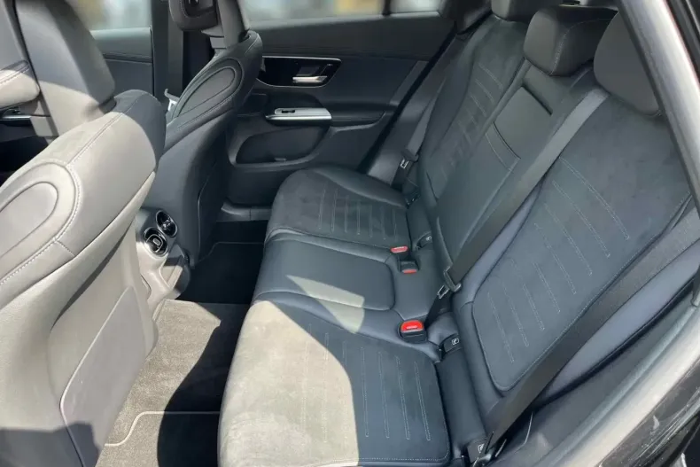 Mercedes-Benz GLC 220 din 2023 cu 45.137 km - oferta MER109901 - foto 13