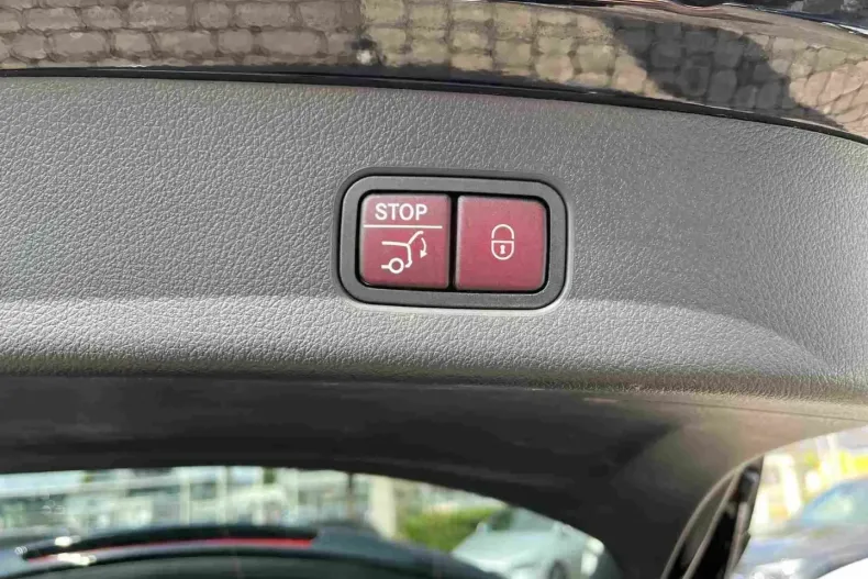 Mercedes-Benz GLC 220 din 2023 cu 45.137 km - oferta MER109901 - foto 17