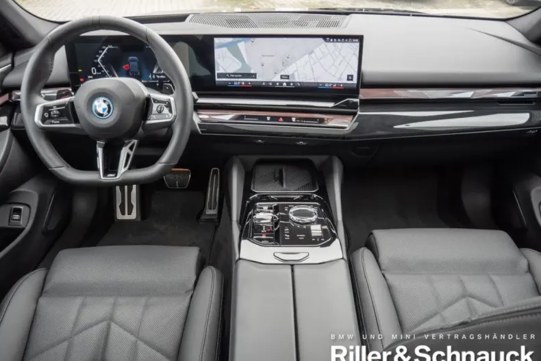 BMW 550 din 2024 cu 17.700 km - oferta BMW109904 - foto 8