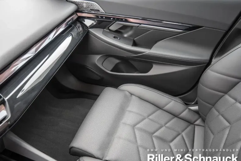 BMW 550 din 2024 cu 17.700 km - oferta BMW109904 - foto 15