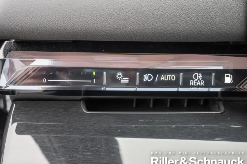 BMW 550 din 2024 cu 17.700 km - oferta BMW109904 - foto 17