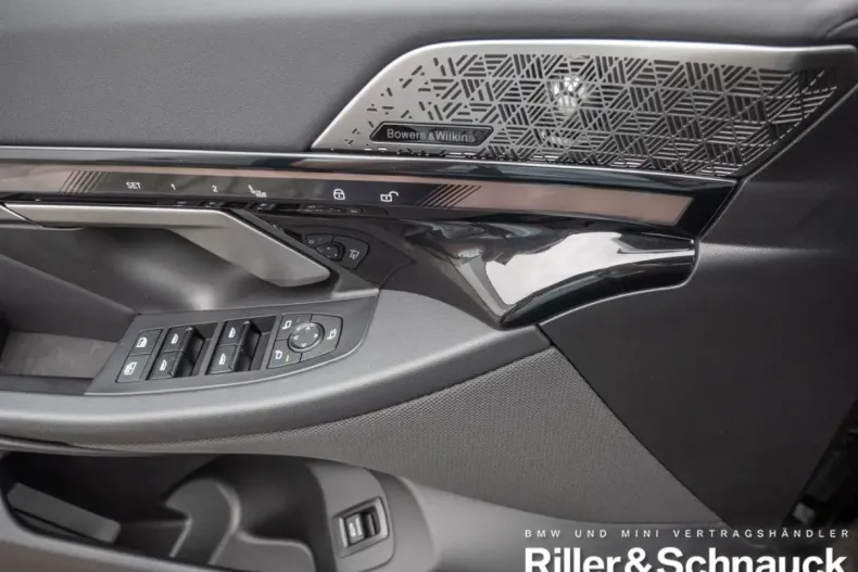 BMW 550 din 2024 cu 17.700 km - oferta BMW109904 - foto 18