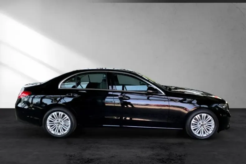 Mercedes-Benz C 200 din 2024 cu 12.698 km - oferta MER109920 - foto 5