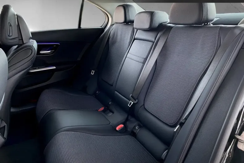 Mercedes-Benz C 200 din 2024 cu 12.698 km - oferta MER109920 - foto 9