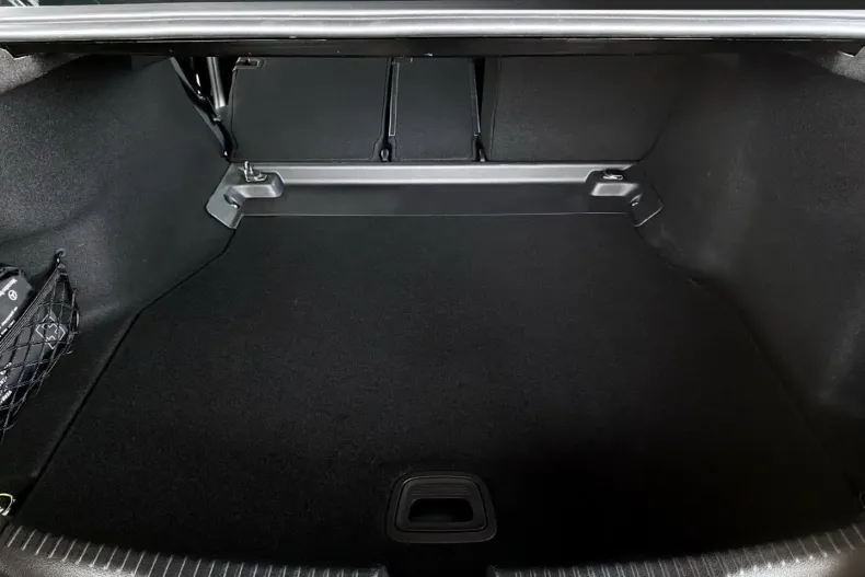 Mercedes-Benz C 200 din 2024 cu 12.698 km - oferta MER109920 - foto 10