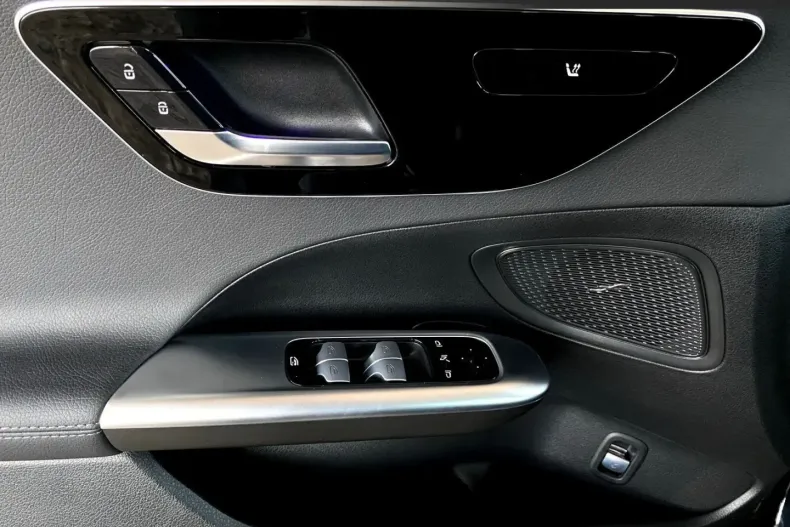 Mercedes-Benz C 200 din 2024 cu 12.698 km - oferta MER109920 - foto 13