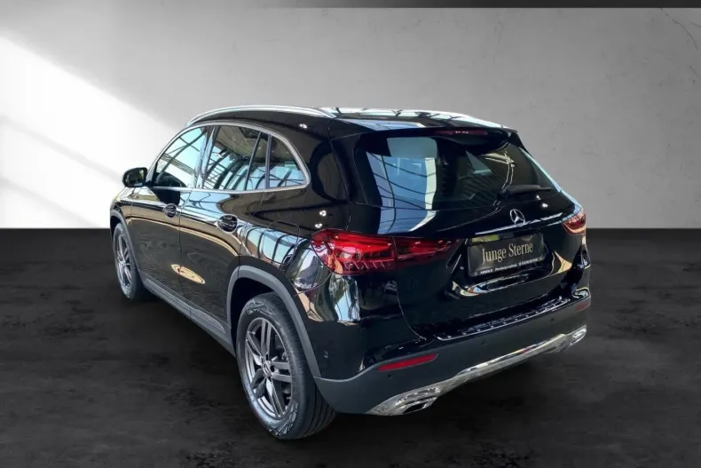 Mercedes-Benz GLA 200 din 2024 cu 13.970 km - oferta MER109924 - foto 3