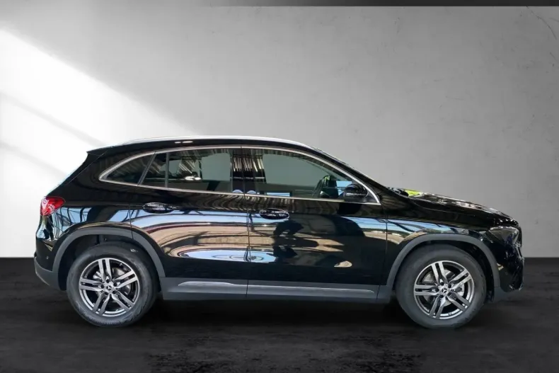 Mercedes-Benz GLA 200 din 2024 cu 13.970 km - oferta MER109924 - foto 5