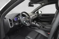 Porsche Cayenne din 2022 cu 28.587 km - oferta POR109927 - foto 8