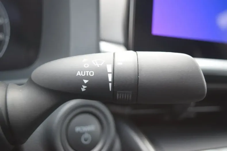 Toyota C-HR din 2024 cu 11.500 km - oferta TOY109936 - foto 14