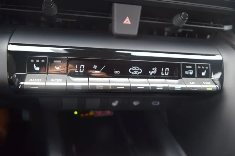 Toyota C-HR din 2024 cu 11.500 km - oferta TOY109936 - foto 19