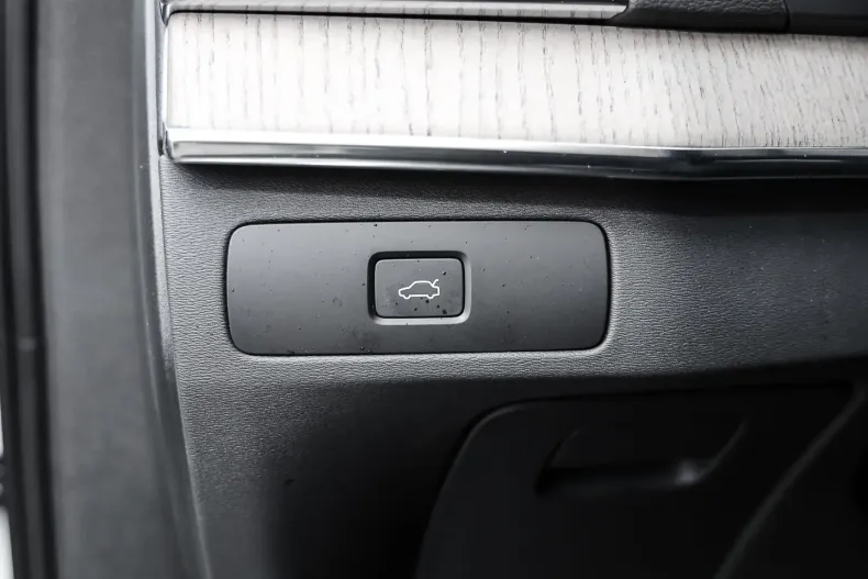 Volvo XC90 din 2023 cu 18.442 km - oferta VOL109954 - foto 11