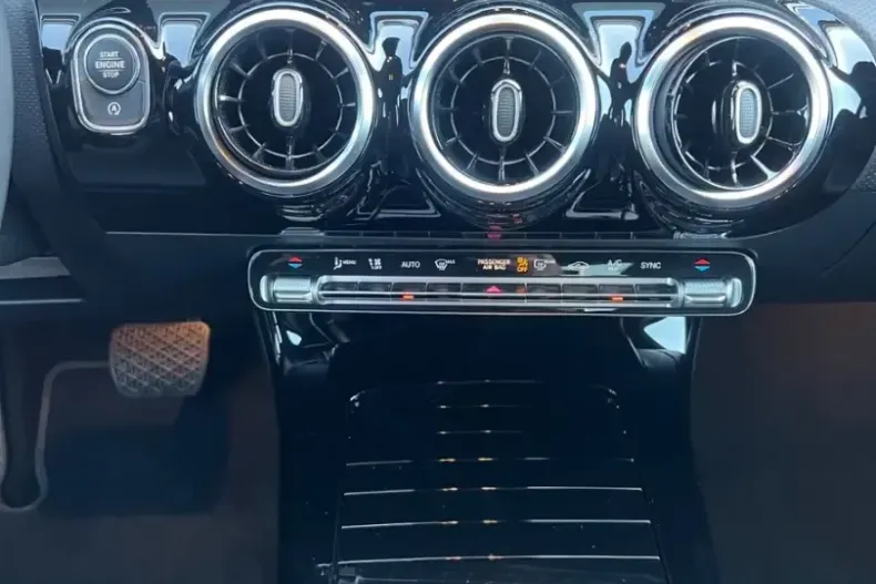 Mercedes-Benz A 180 din 2022 cu 6.500 km - oferta MER109964 - foto 14