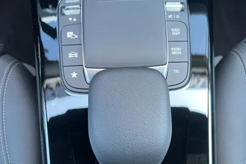 Mercedes-Benz A 180 din 2022 cu 6.500 km - oferta MER109964 - foto 16