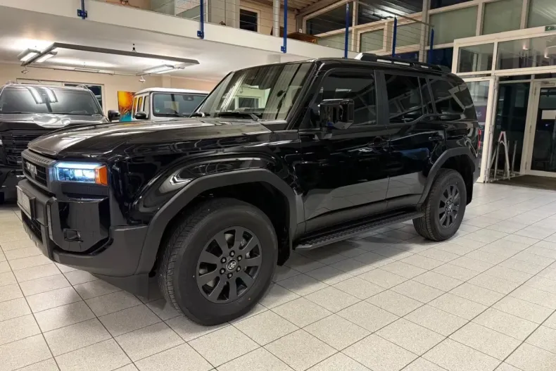 Toyota Land Cruiser din 2025 cu 15 km - oferta TOY109971 - foto 1