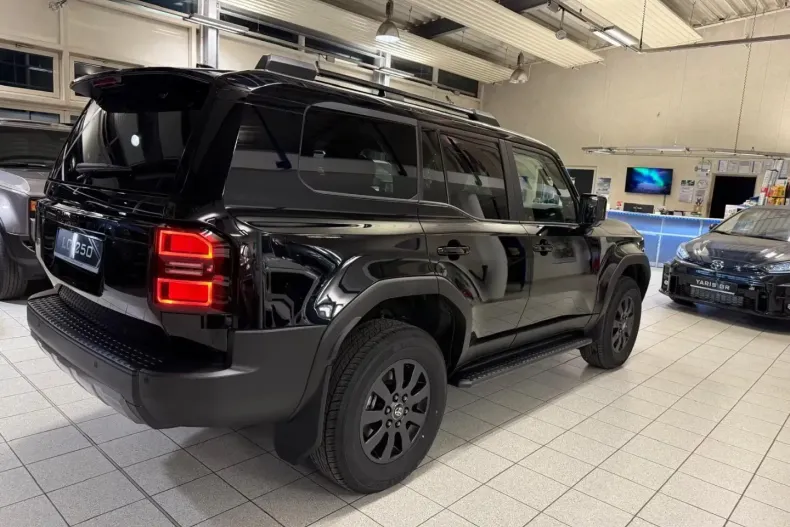 Toyota Land Cruiser din 2025 cu 15 km - oferta TOY109971 - foto 5