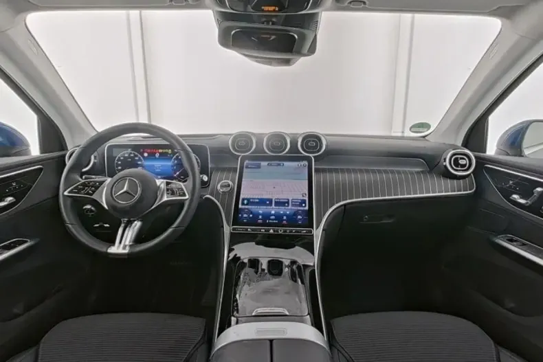 Mercedes-Benz GLC 200 din 2023 cu 12.074 km - oferta MER109973 - foto 5