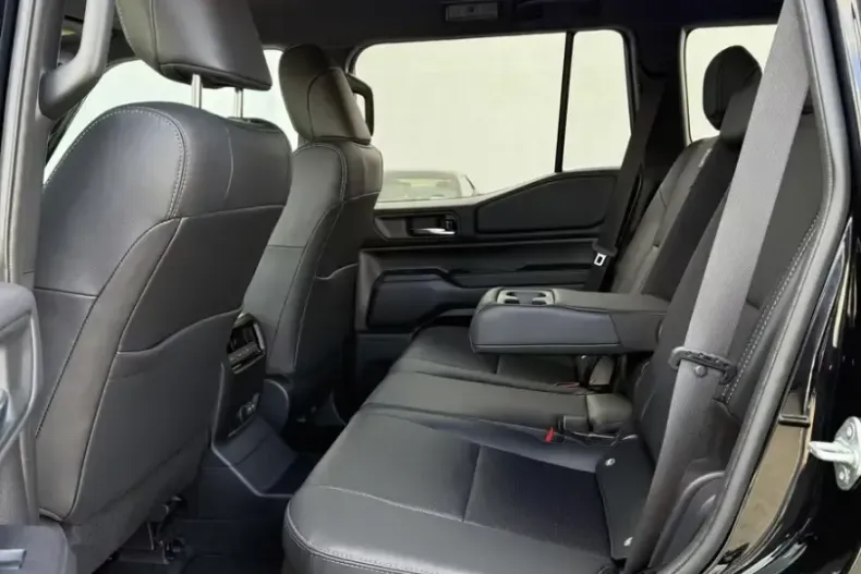 Toyota Land Cruiser din 2025 cu 20 km - oferta TOY109974 - foto 9