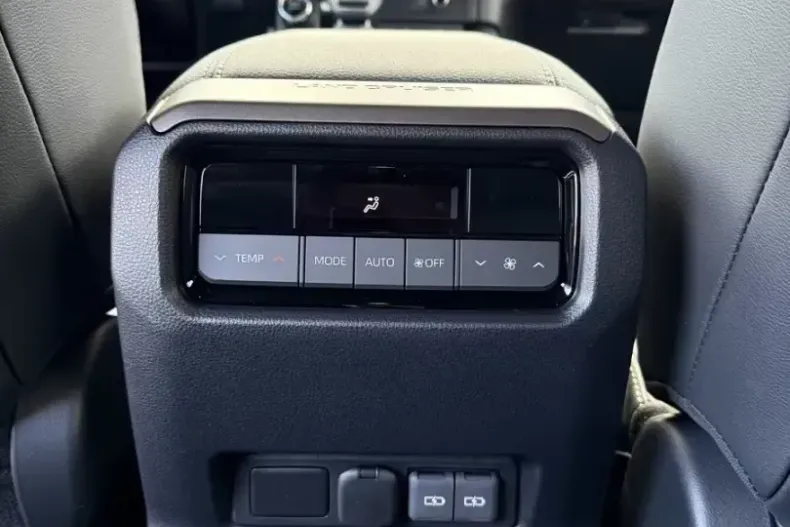 Toyota Land Cruiser din 2025 cu 20 km - oferta TOY109974 - foto 16