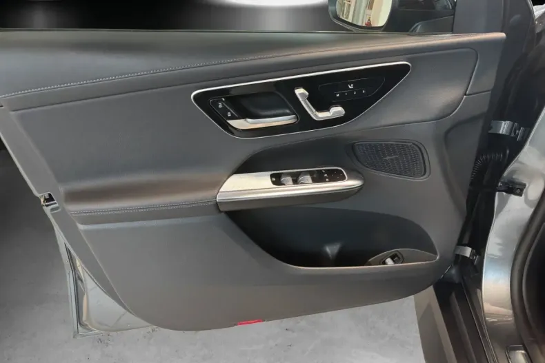 Mercedes-Benz GLC 200 din 2022 cu 46.443 km - oferta MER109975 - foto 13