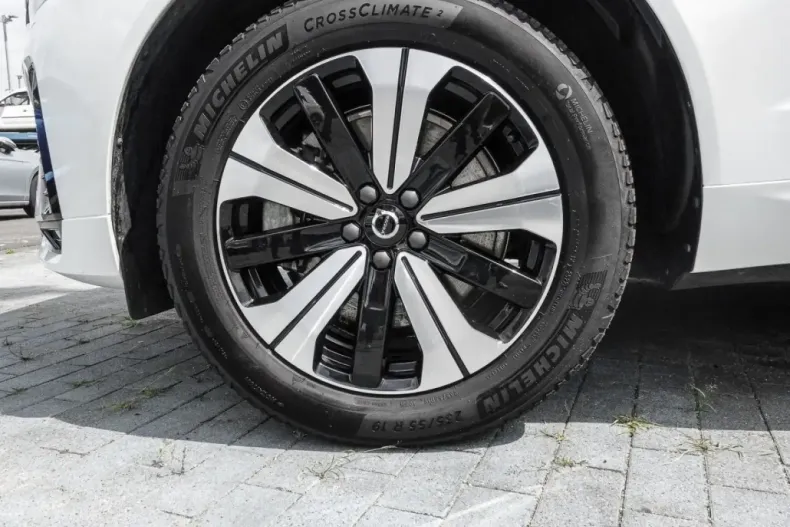 Volvo XC60 din 2023 cu 26.175 km - oferta VOL109977 - foto 7