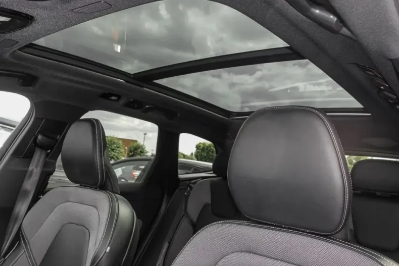 Volvo XC60 din 2023 cu 26.175 km - oferta VOL109977 - foto 8