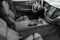 Volvo XC60 din 2023 cu 26.175 km - oferta VOL109977 - foto 9