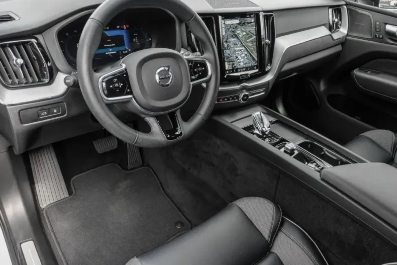 Volvo XC60 din 2023 cu 26.175 km - oferta VOL109977 - foto 10