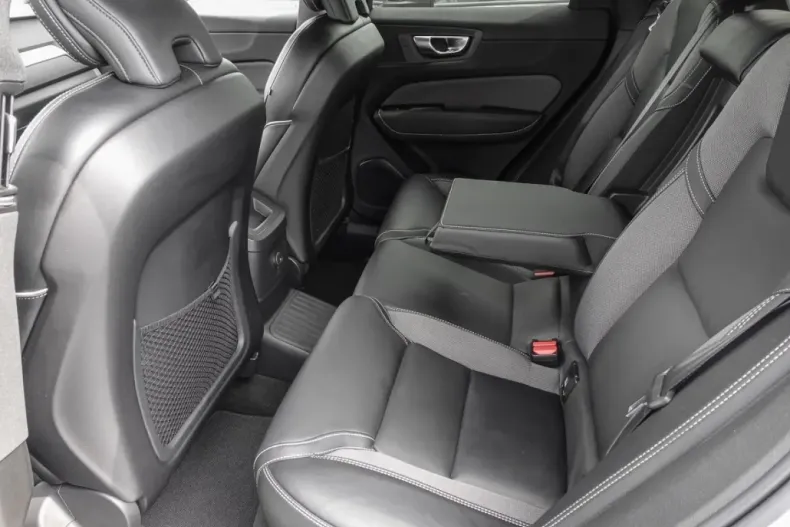 Volvo XC60 din 2023 cu 26.175 km - oferta VOL109977 - foto 18