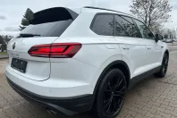 Volkswagen Touareg din 2023 cu 21.721 km - oferta VOL109978 - foto 6