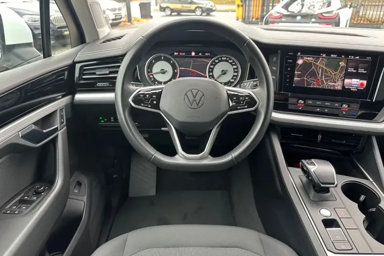 Volkswagen Touareg din 2023 cu 21.721 km - oferta VOL109978 - foto 11