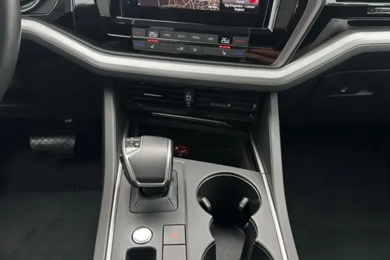 Volkswagen Touareg din 2023 cu 21.721 km - oferta VOL109978 - foto 14